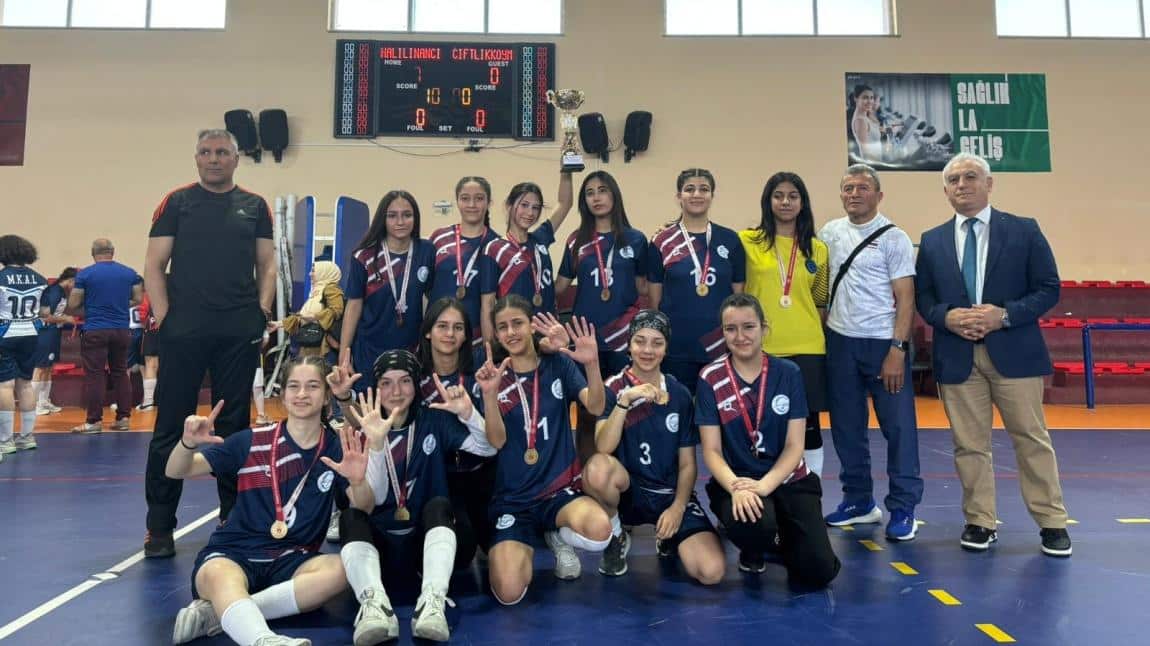 Kız B Futsal Takımımız İl Şampiyonu Olmuştur